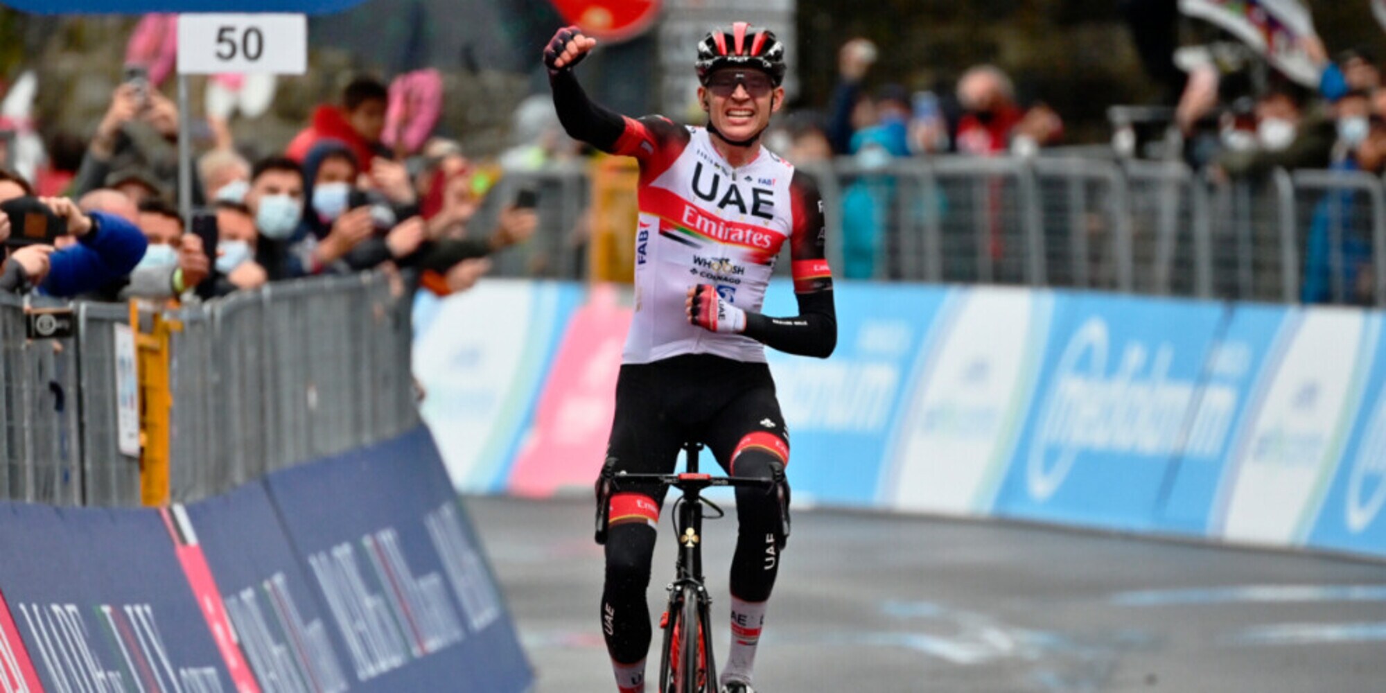 Giro d'Italia, 4a tappa a Dombrowski. De Marchi nuova maglia rosa