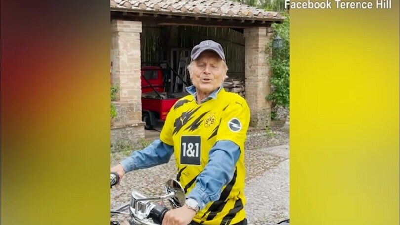 Haaland o Terence Hill? Chi c'è in sella alla Bmw