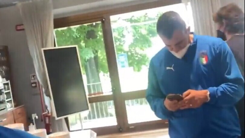Del Piero 'riprende' Vieri e De Rossi:"Tutti al telefono..."