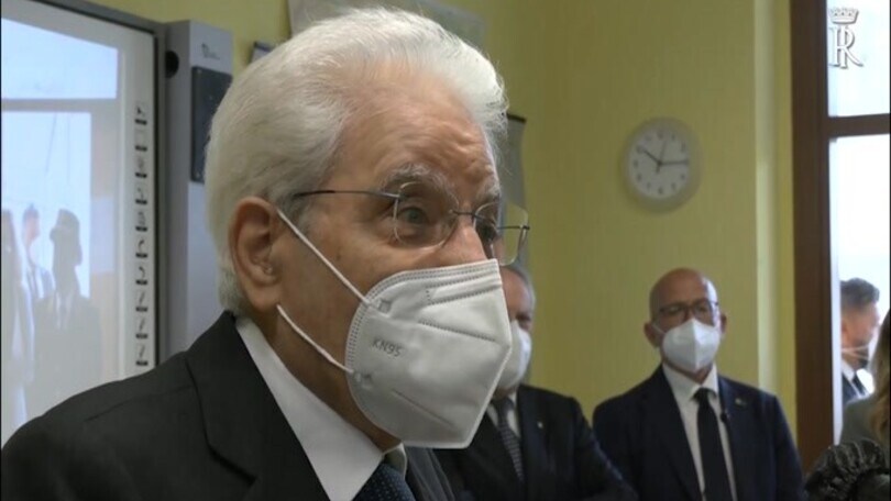 Mattarella: "Sono vecchio, tra 8 mesi posso riposare"