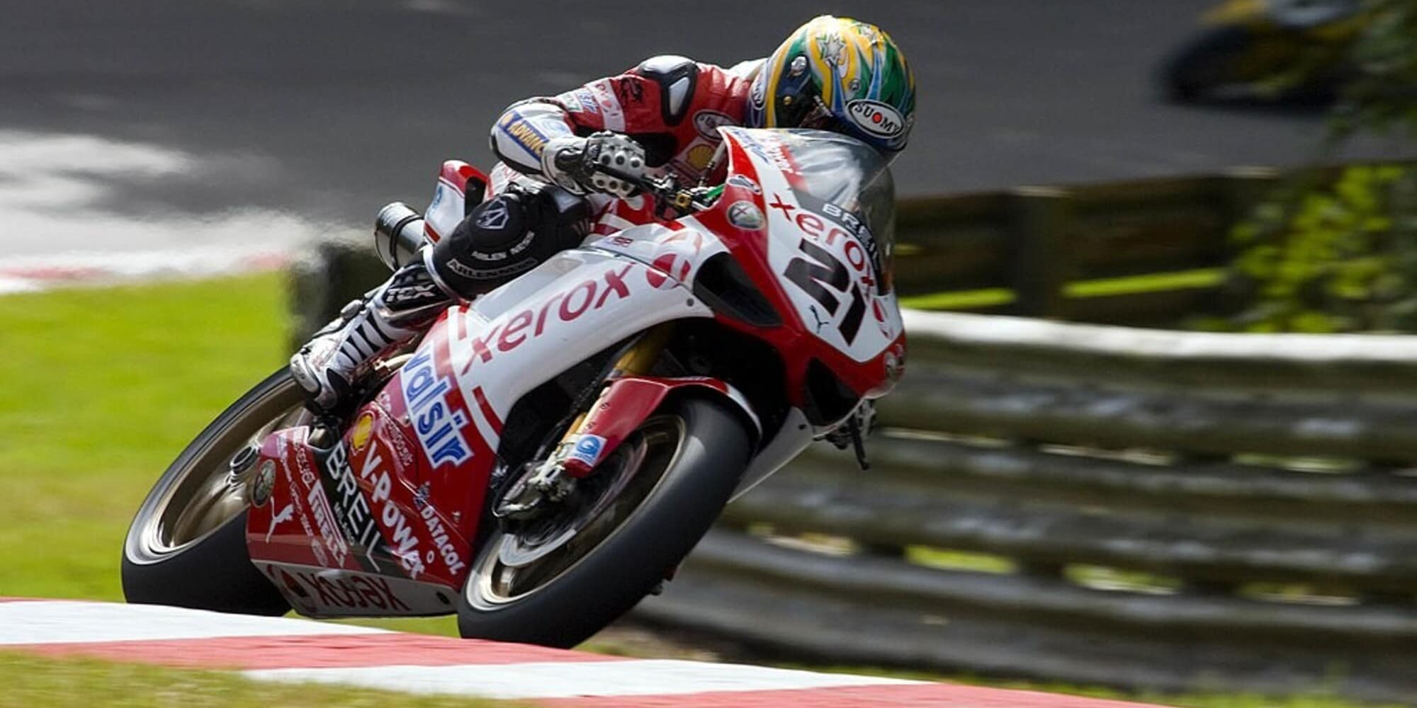 Superbike: incidente in bici per Troy Bayliss, l'ex pilota si frattura una vertebra