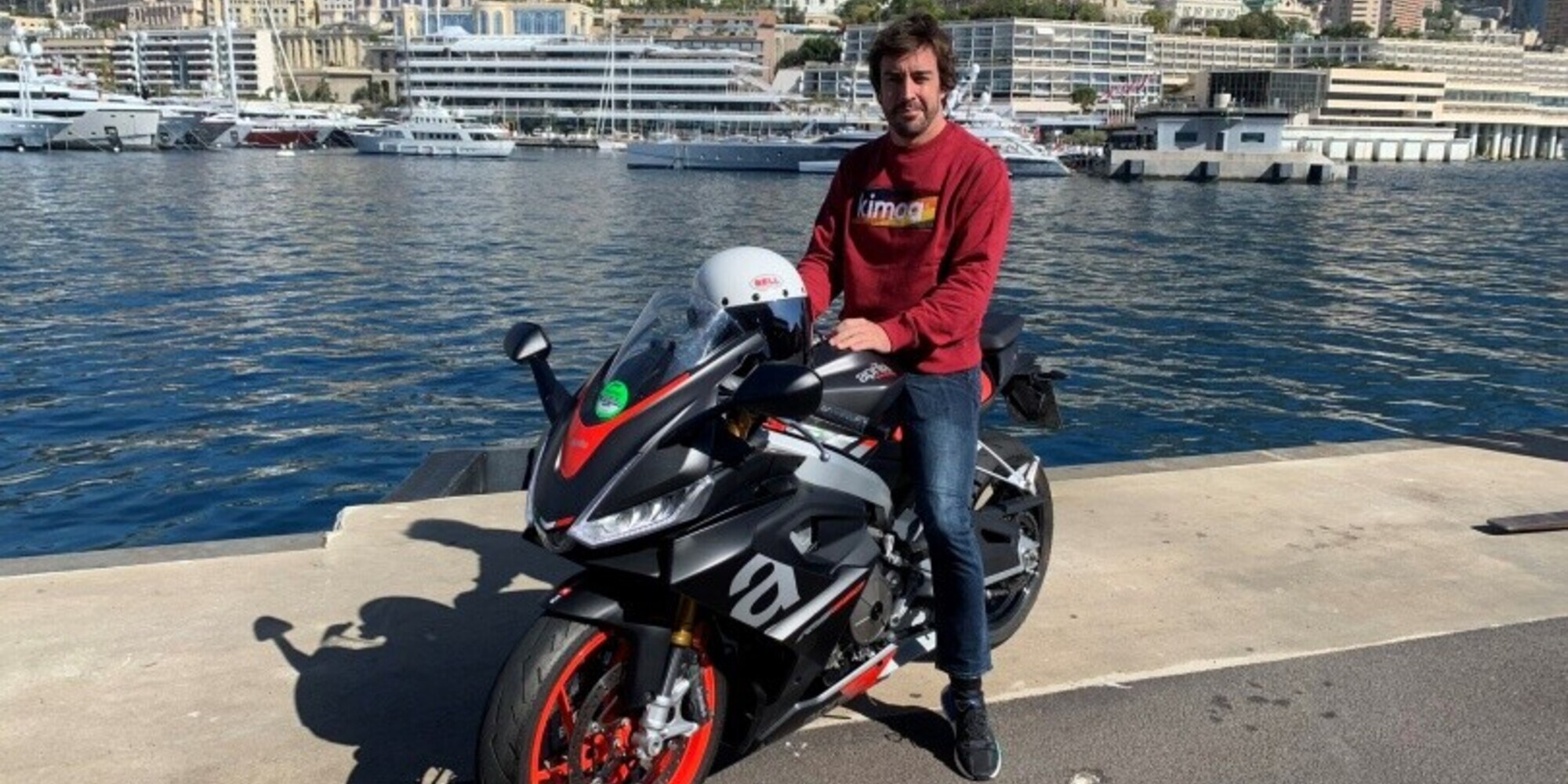 Alonso e Aprilia RS 660: amore a prima vista sulle strade di Montecarlo
