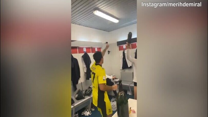 Juve, lo spogliatoio impazzito: "Demiral alè Demiral alè"