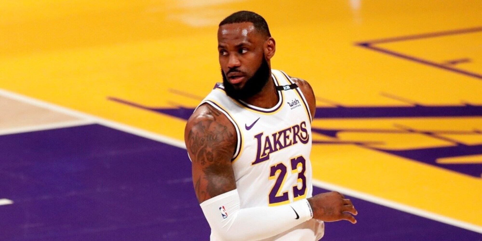 Nba, Lakers ai Playoff: LeBron mostruoso sulla sirena