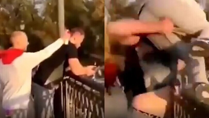 Lo butta giù dal ponte! Mai scherzare con un tipo così...