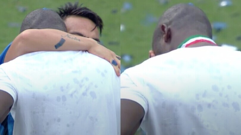 Scudetto Inter, Lukaku in lacrime: Lautaro lo consola