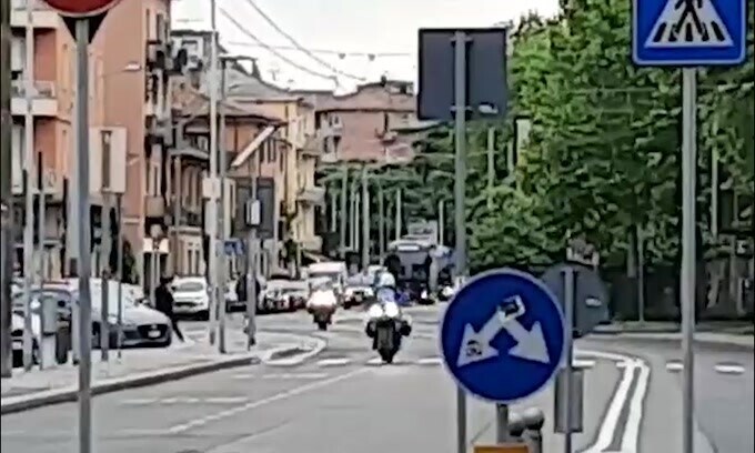 L'arrivo del pullman della Juve allo stadio Dall'Ara