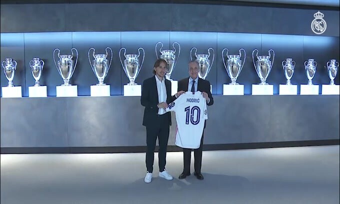 Real Madrid, Modric rinnova: è ufficiale