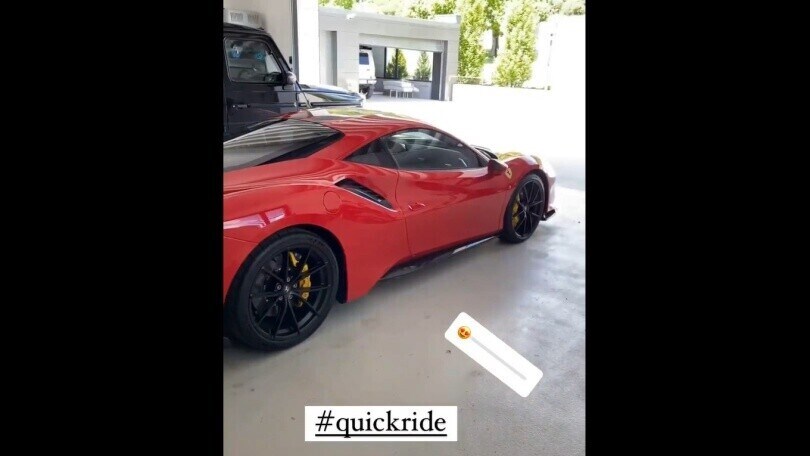 Hamsik: l'ex Napoli mostra la sua Ferrari 488 Pista