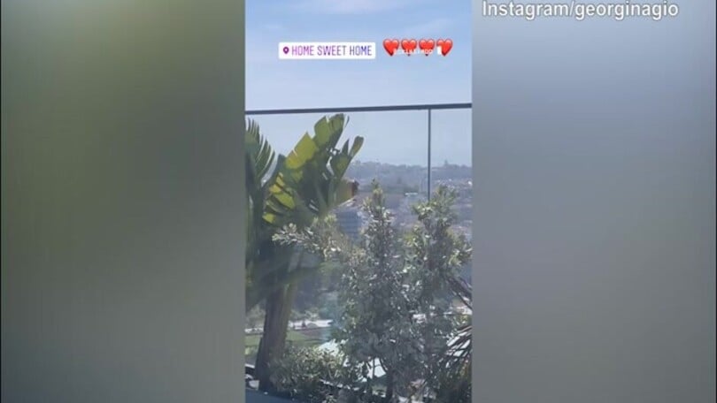 Juve: Georgina riprende mentre CR7 si allena