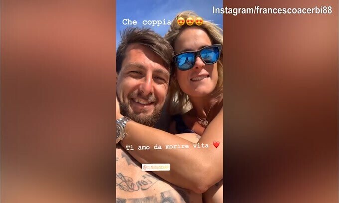 Acerbi alla fidanzata: "Ti amo da morire"