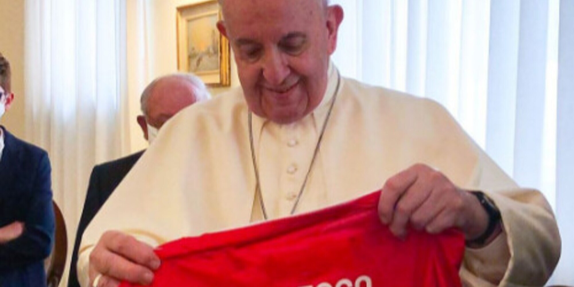 Piacenza consegna una maglia a Papa Francesco
