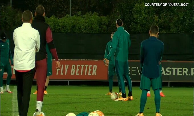 Ibra riceve il Tapiro d'oro e "aspetta" l'eventuale arrivo di Icardi