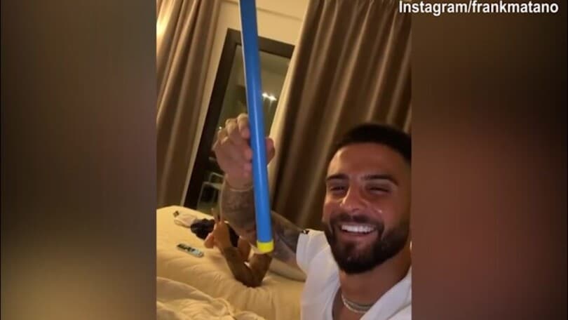 Italia, Insigne "molesta" Immobile con il tubo sonoro
