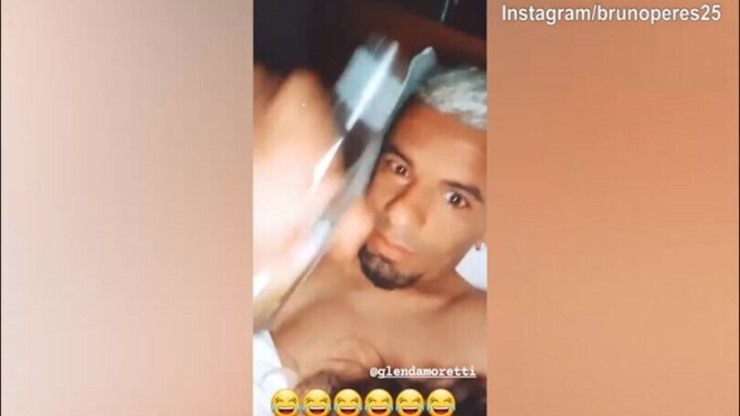 Bruno Peres, che scherzo alla compagna!