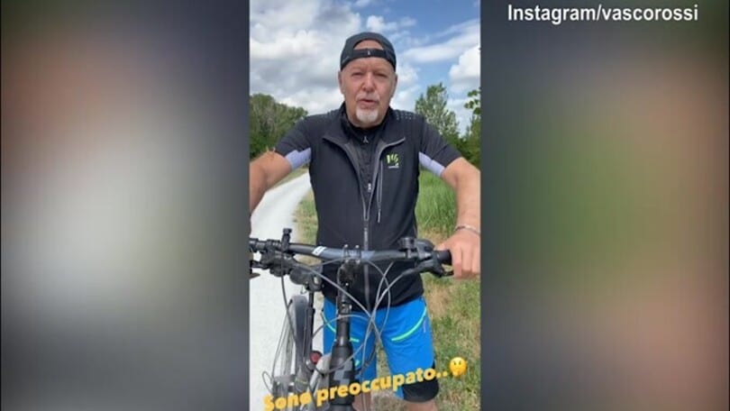 Vasco Rossi contro i no vax: "Sono preoccupato"
