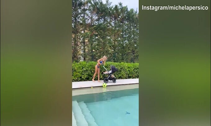 Lady Rugani, mamma sexy in bikini
