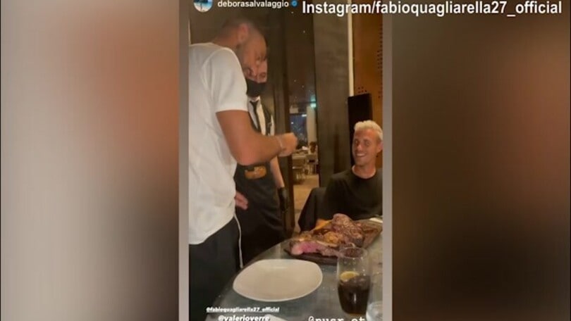 Quagliarella Salt Bae, spettacolo al ristorante