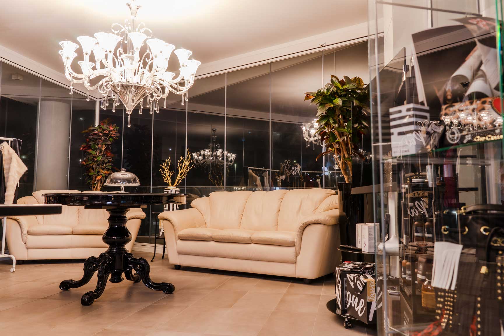 Terapia & Bellezza: un elegante centro estetico con Barber Shop, Parrucchiera e accademia