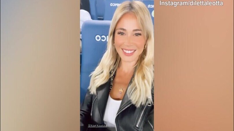 L'Italia demolisce la Turchia, Diletta riprende il fidanzato bendato..