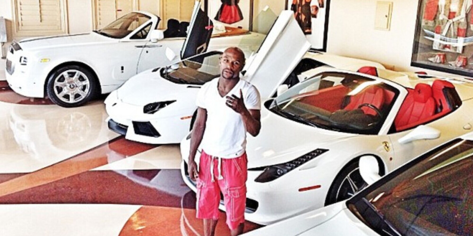 Il regalino di Mayweather: 10 supercar da 800mila euro a colleghi, parenti e amici