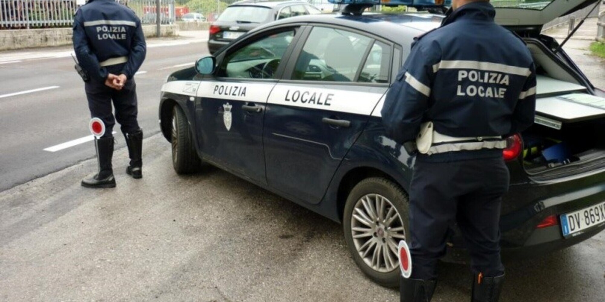 In scooter senza patente e ubriaco: 5mila euro di multa per un 31enne