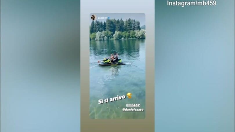 Balotelli, che succede? Resta a piedi con...la moto d'acqua