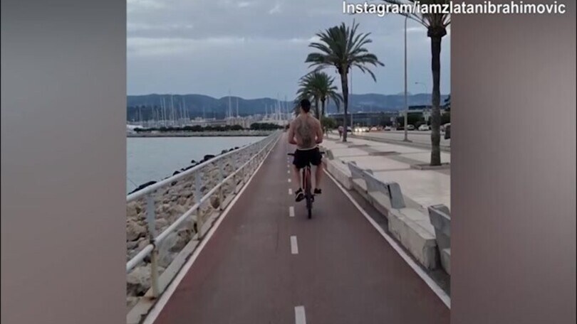 Ibra in bicicletta: "Libertà"