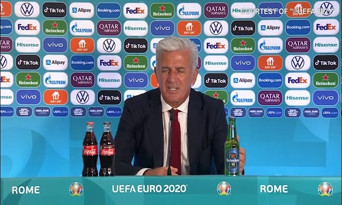 Petkovic elogia l'Italia: "É da semifinale"