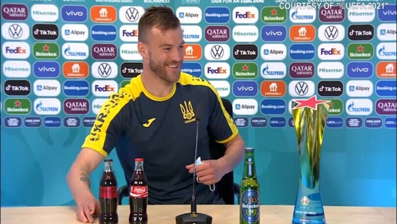 Bottigliette? Anche Yarmolenko ci scherza su!