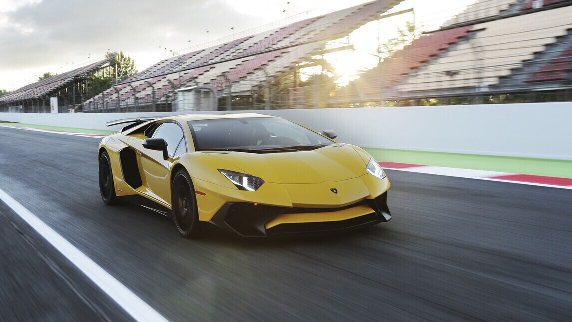 Lamborghini e il V12, le storiche supercar a dodici cilindri