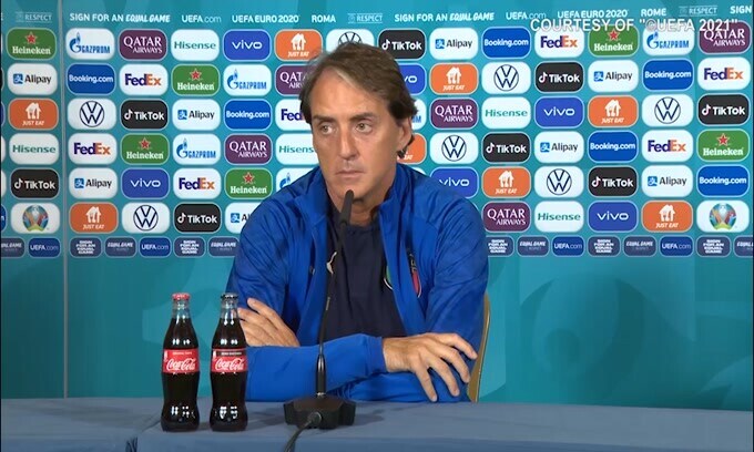 Mancini: "Noi bella squadra? Posso dire che siamo bei ragazzi..."