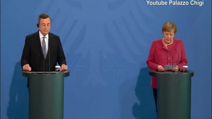 Merkel: "Io e Draghi separati dalla fede calcistica"