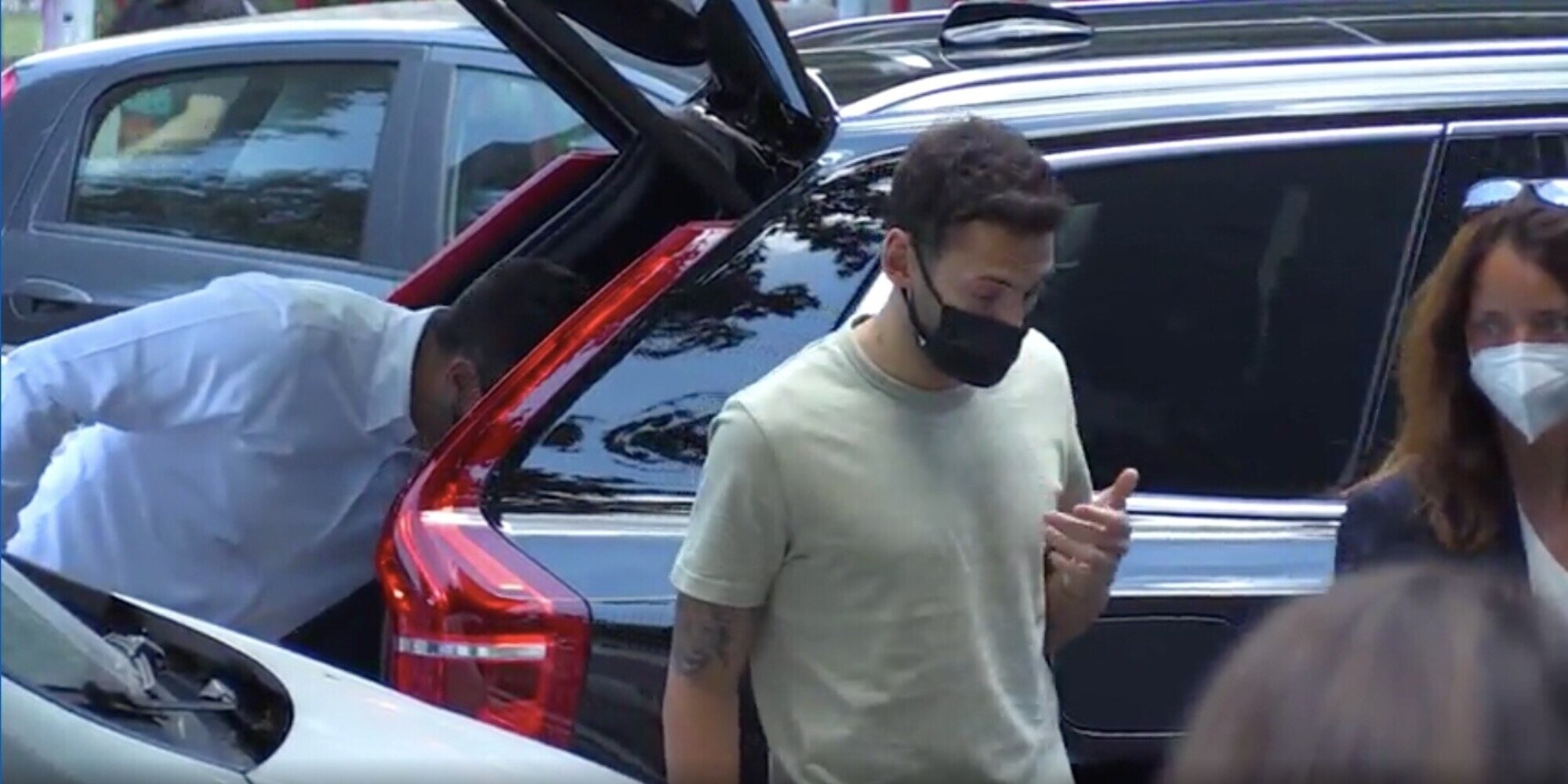 Calhanoglu all'Inter: visite finite, è in sede per la firma