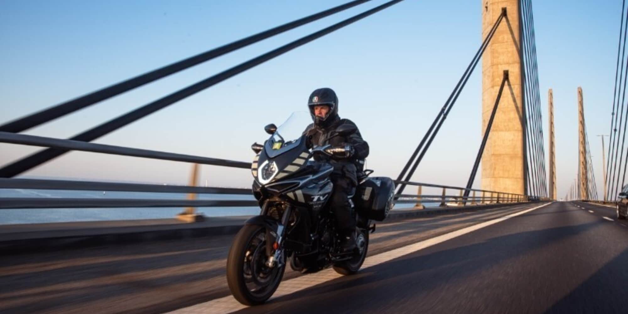 MV Agusta, che record: Valerio Boni percorre 2003 km e 11 paesi in 24 ore