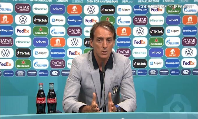 Mancini: "Inginocchiarsi? Sono per la libertà"