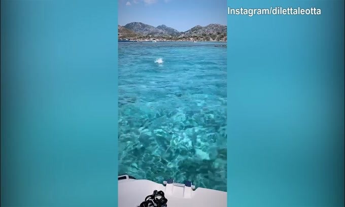 Diletta Leotta bagno da sirena in Turchia