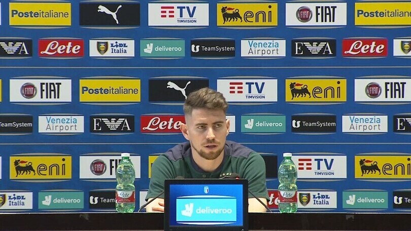 Jorginho: "Sia Locatelli che Verratti mi aiutano molto con la costruzione del gioco"