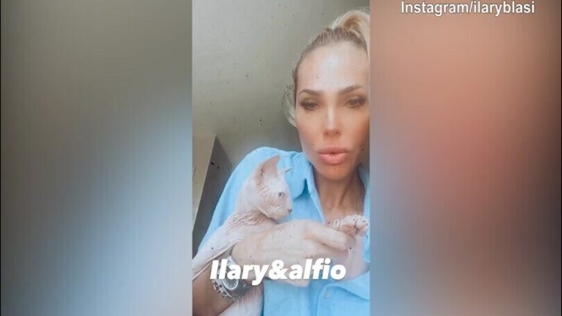 Ilary Blasi, quanti baci per Alfio!