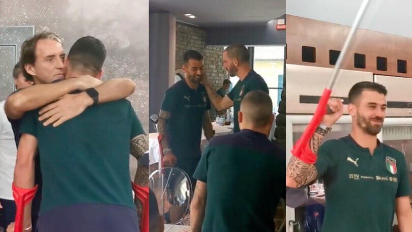 Italia, emozioni a Coverciano: applausi e abbracci per Spinazzola