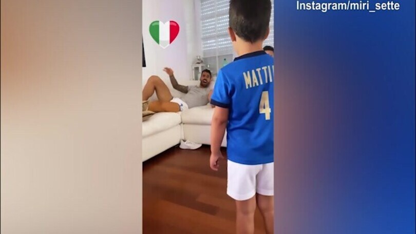 Spinazzola è già in clima partita: a casa si canta l'inno!