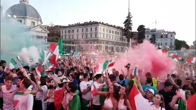 Italia-Spagna, la spinta di Piazza del Popolo durante l'inno