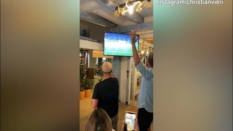 Jorginho in gol, Vieri e Matri esultano