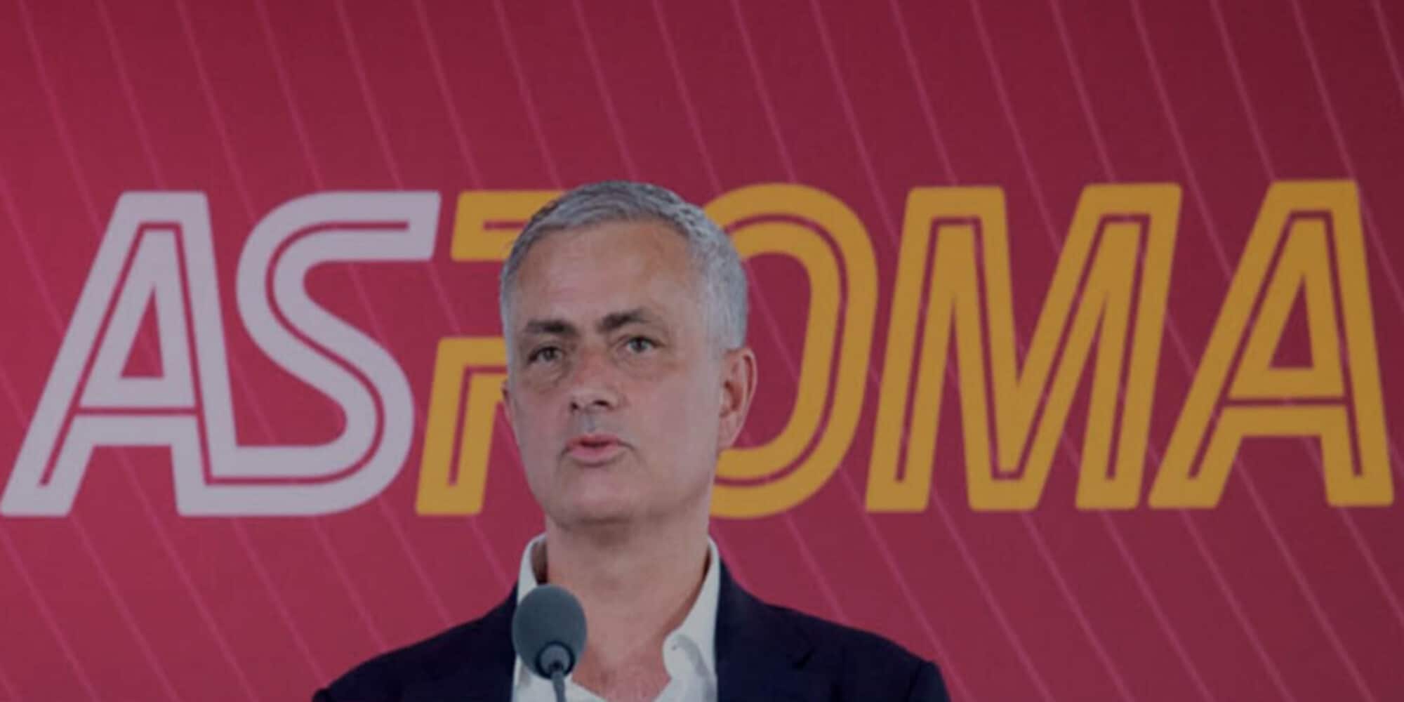 Roma, Mourinho: "Ronaldo preoccupato? Non gioco, non posso picchiarlo"