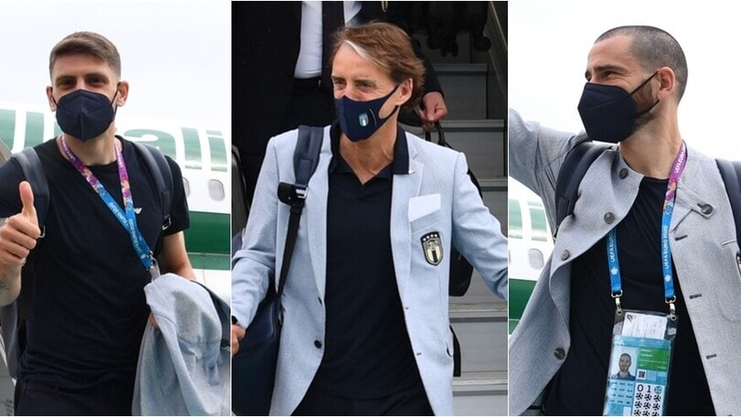 L'Italia atterra a Londra: sorrisi ed entusiasmo tra gli azzurri