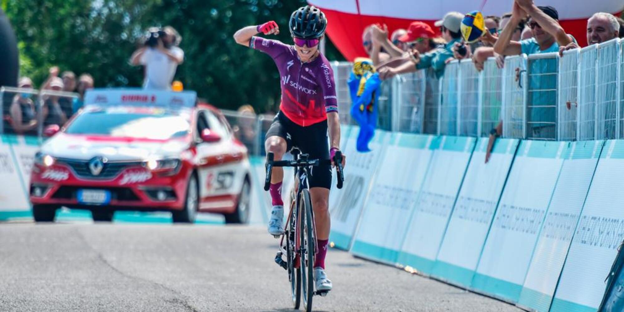 Giro d'Italia donne, vince Moolman-Pasio. Van der Breggen ancora in rosa