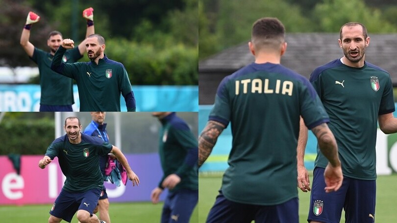 Chiellini guida l'Italia, Bonucci e Donnarumma studiano l'esultanza