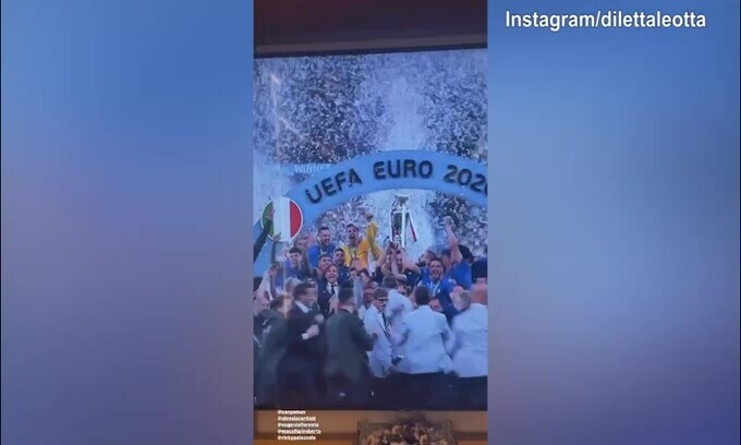 L'Italia alza la Coppa: parte la festa di Diletta Leotta