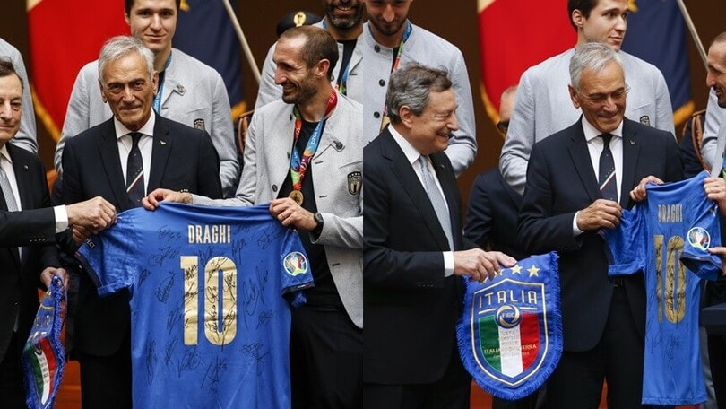 L'omaggio dell'Italia a Draghi: la maglia numero 10 della Nazionale