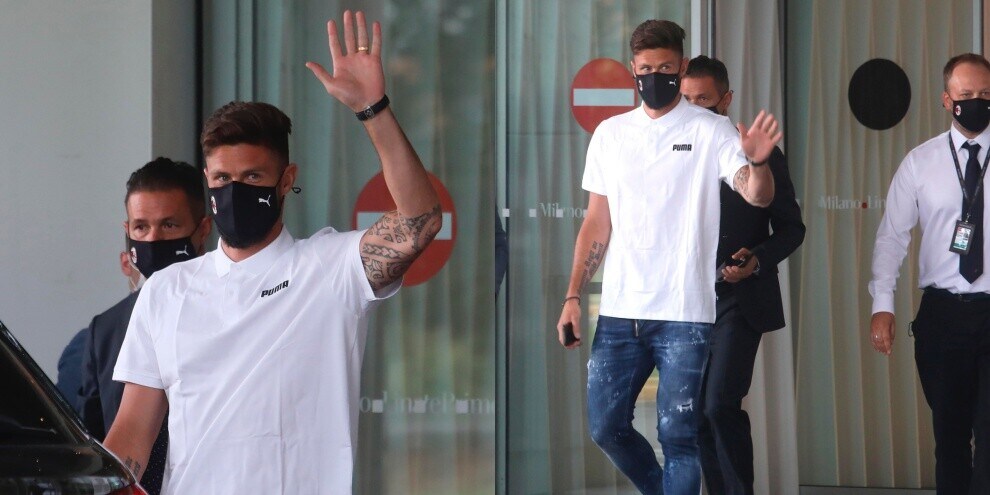 Giroud al Milan, ecco il suo arrivo all'aeroporto